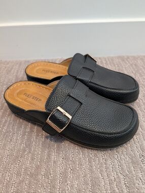 Black FlexStep Rayna Loafer Style Mules